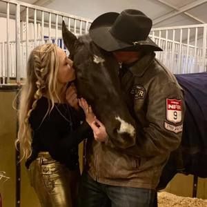 Meet your Posher, Cierra